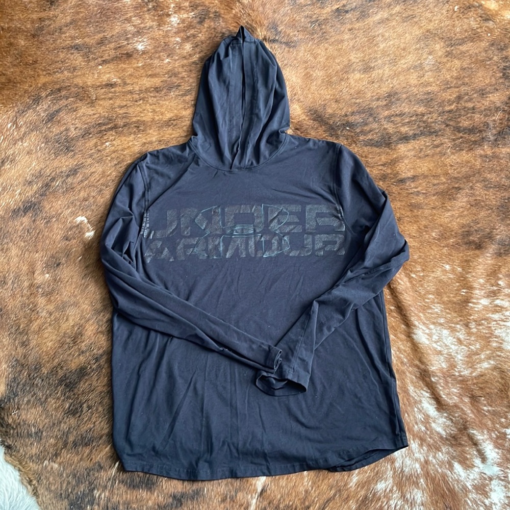 Under Armour long sleeve tshirt with hood